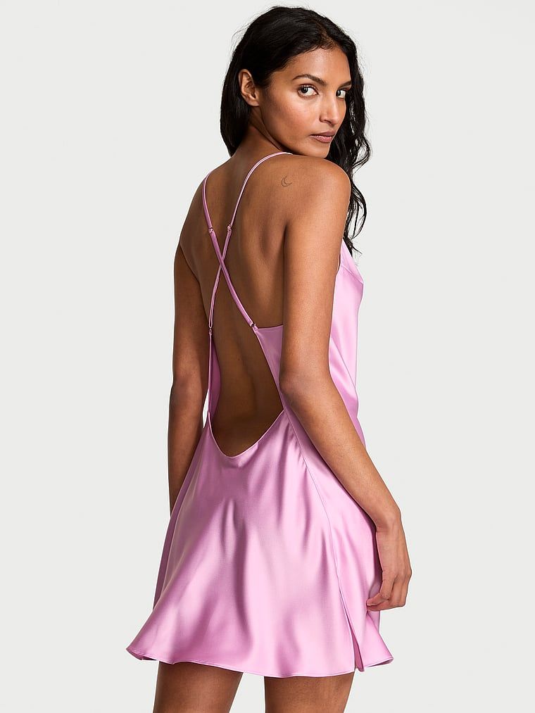 Victoria's Secret Koszulka nocna satynowa na cienkich ramiączkach odsłaniająca plecy Open-Back Slip