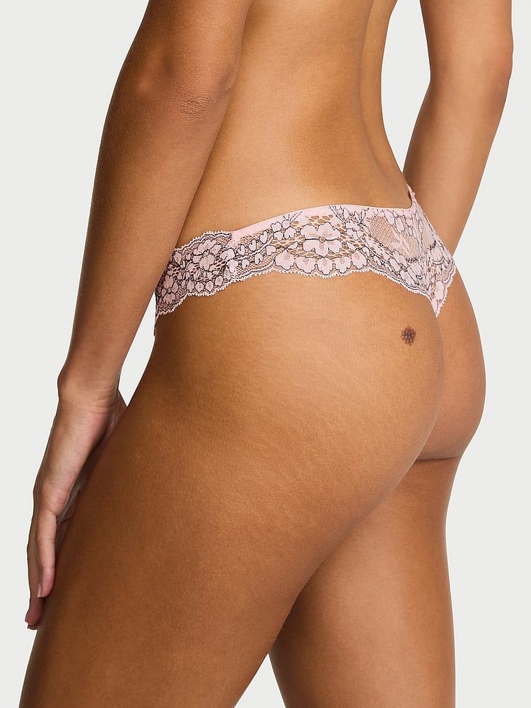 Stringi koronkowe Lace. Produkt ma kolor wielokolorowy i pochodzi z kolekcji Dream Angels. 