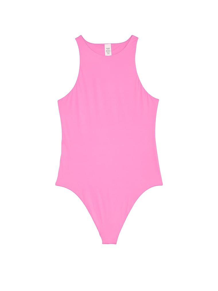 Body na grubszych ramiączkach FeatherSoft. Produkt ma kolor różowy i pochodzi z kolekcji Victoria's Secret. 