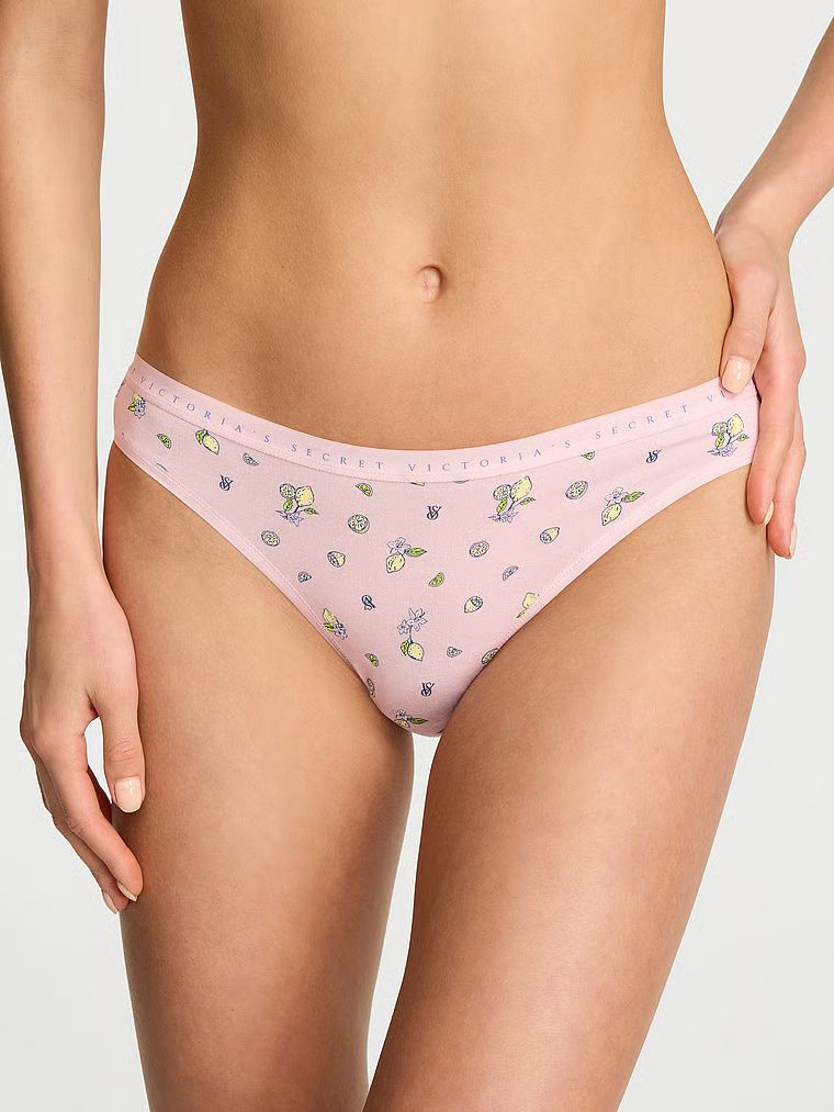 Majtki bawełniane Bikini. Produkt jest wzorzysty i pochodzi z kolekcji Victoria's Secret. 