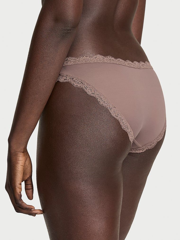 Majtki z koronką na krawędziach Lace-Trim Bikini. Produkt ma kolor szary i pochodzi z kolekcji Dream Angels. 
