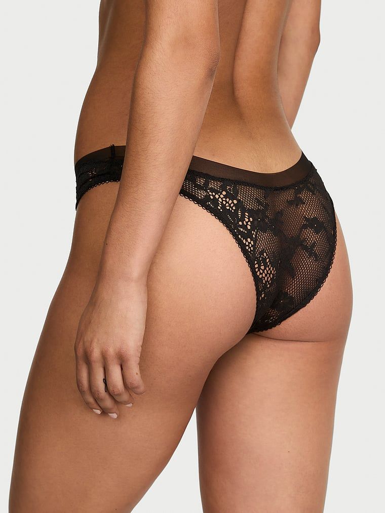 Majtki koronkowe brazyliany Lace and Mesh. Produkt ma kolor czarny i pochodzi z kolekcji Dream Angels. 
