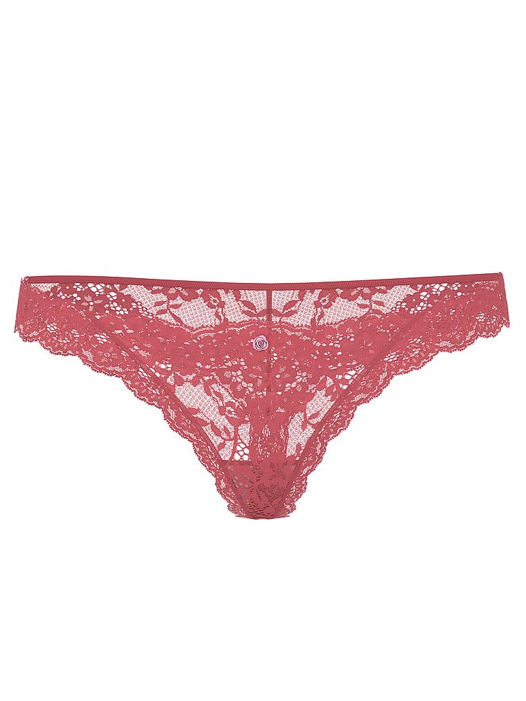Stringi koronkowe Lace. Produkt ma kolor różowy i pochodzi z kolekcji Body by Victoria. 