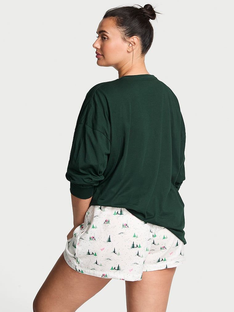 Piżama z flaneli z długimi rekawami i szortami Tee-Jama. Produkt ma kolor zielony i pochodzi z kolekcji Body by Victoria. 