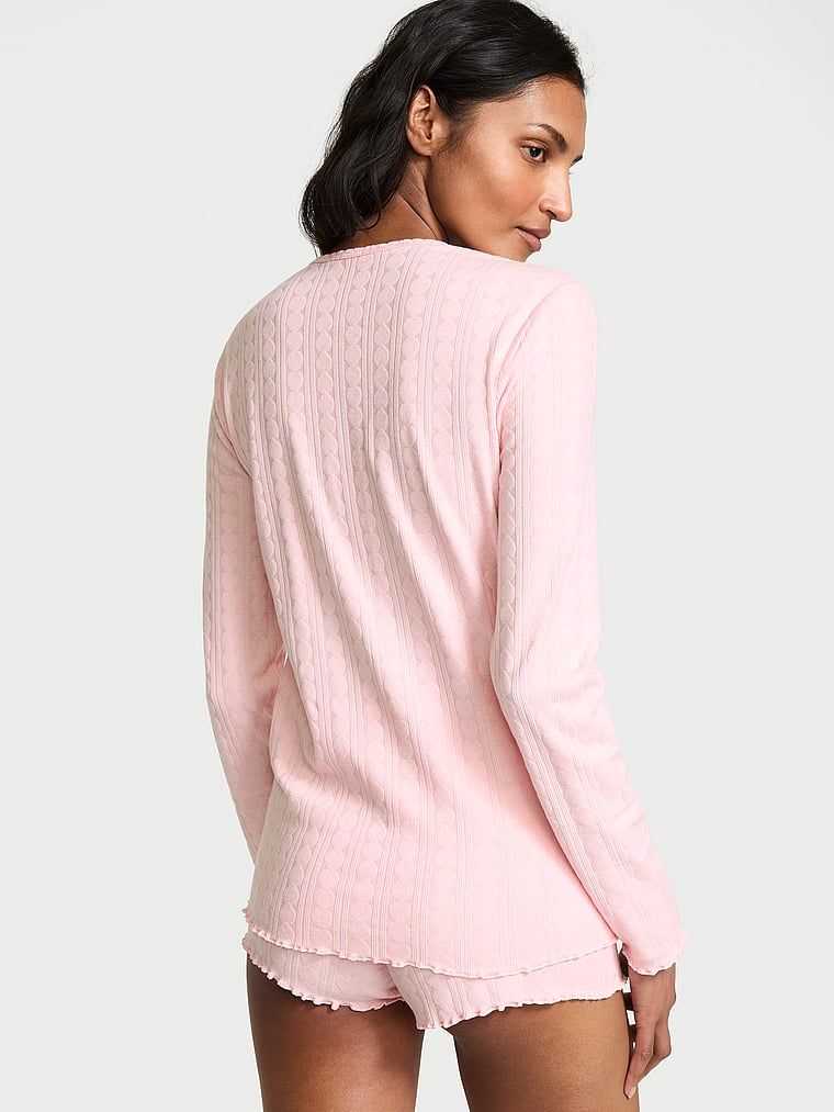 Piżama z długimi rękawami i szortami Heart Pointelle. Produkt ma kolor różowy i pochodzi z kolekcji Victoria's Secret. 