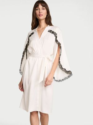 Very Sexy Szlafrok satynowy z szerokimi rękawami z koronką