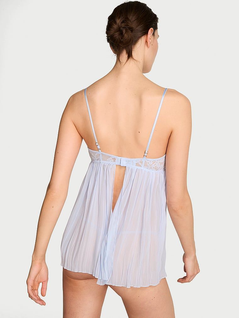 Halka i stringi Dream Lace Pleated Babydoll. Produkt ma kolor niebieski i pochodzi z kolekcji Dream Angels. 