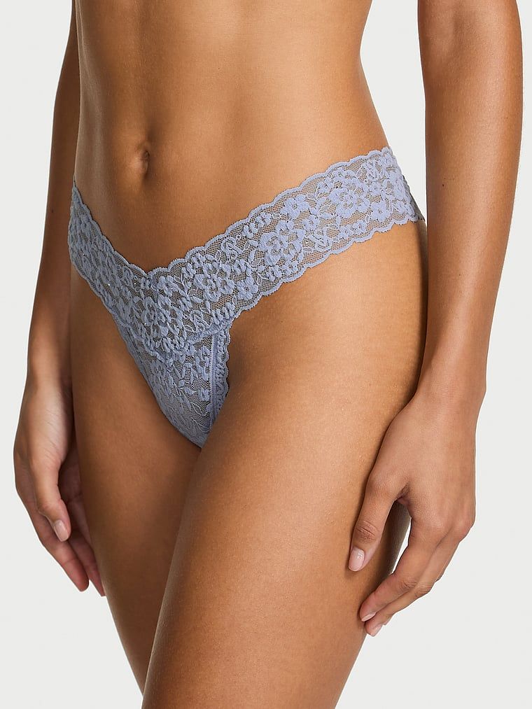Stringi koronkowe z cekinami Lacie Sparkle. Produkt ma kolor niebieski i pochodzi z kolekcji Lacie. 