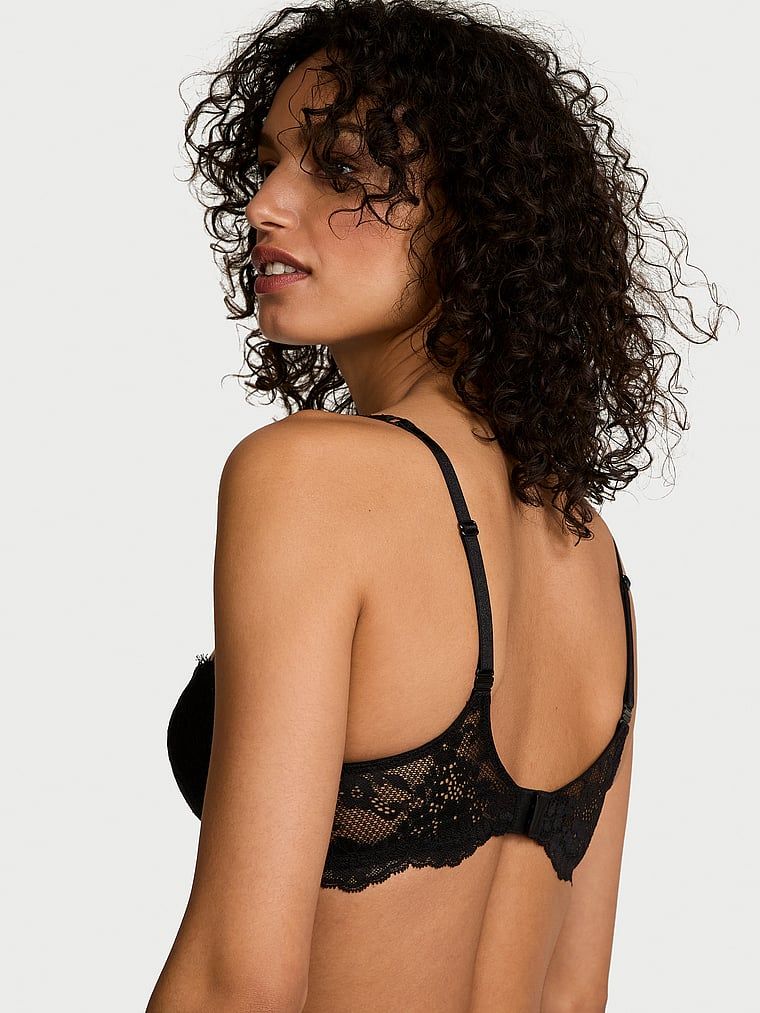 Biustonosz lekko usztywniany koronkowy z błyszczącymi ramiączkami Twinkle Strap Demi. Produkt ma kolor czarny i pochodzi z kolekcji Dream Angels. 