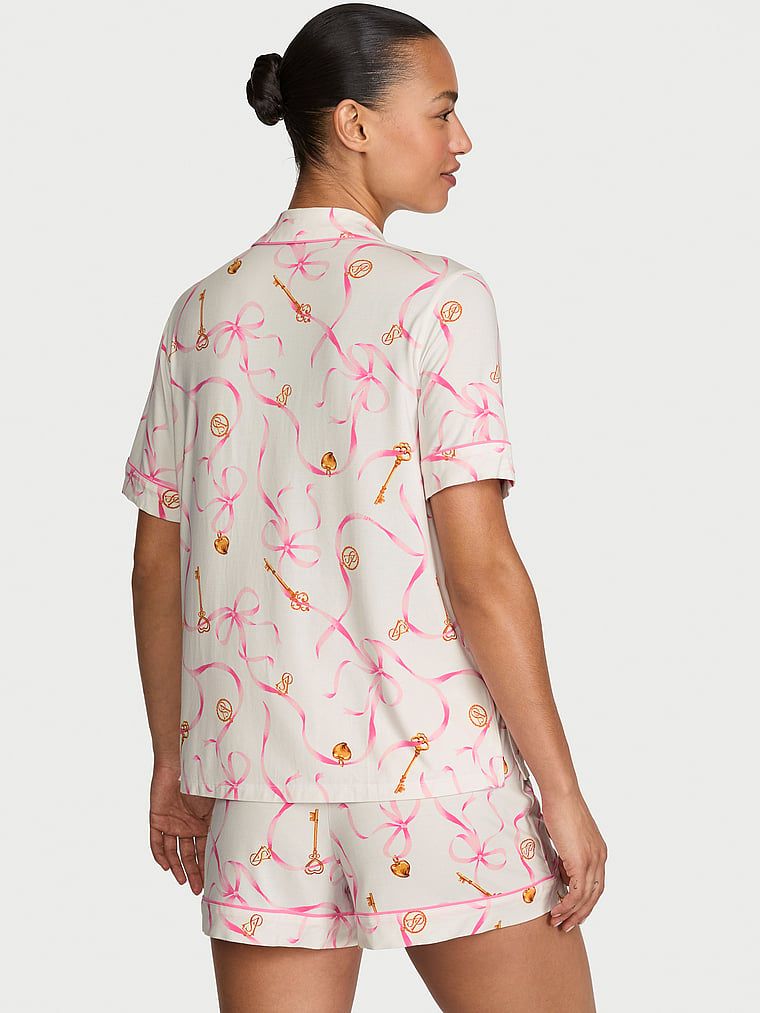 Piżama z modalu z szortami SoSoft. Produkt ma kolor wzorzysty i pochodzi z kolekcji Victoria's Secret. 