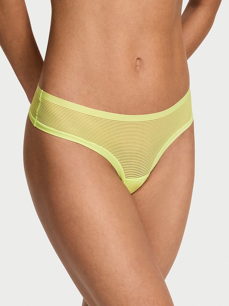 Stringi w siateczkowe paski No-Show Stripe Mesh. Produkt ma kolor zielony i pochodzi z kolekcji No-Show. 