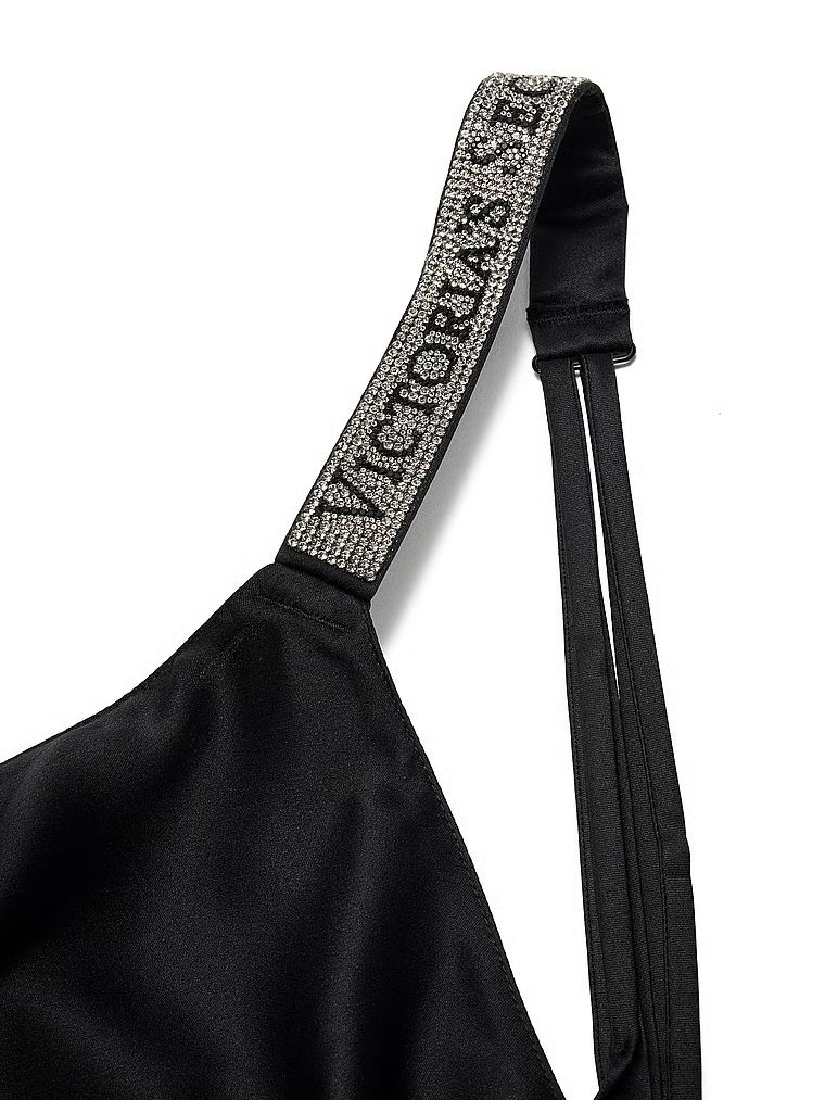 Koszulka nocna satynowa z błyszczącymi ramiączkami Scattered Shine Strap Slip. Produkt ma kolor czarny i pochodzi z kolekcji Very Sexy. 