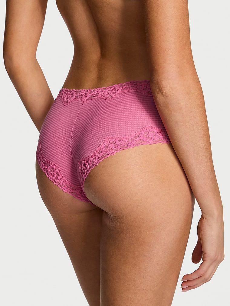Majtki bawełniane w paseczki z koronką na krawędziach Cheeky. Produkt ma kolor różowy i pochodzi z kolekcji Lace Trim. 