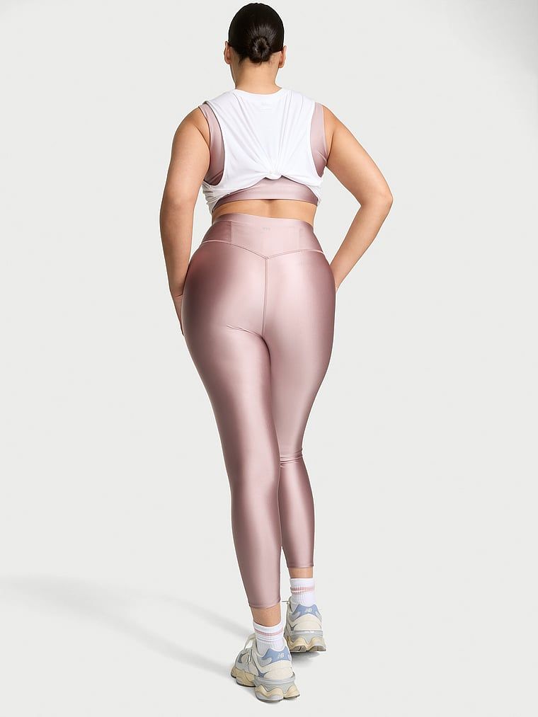Legginsy z błyszczącego materiału VSX GlossyTech. Produkt ma kolor czerwony i pochodzi z kolekcji Body by Victoria. 