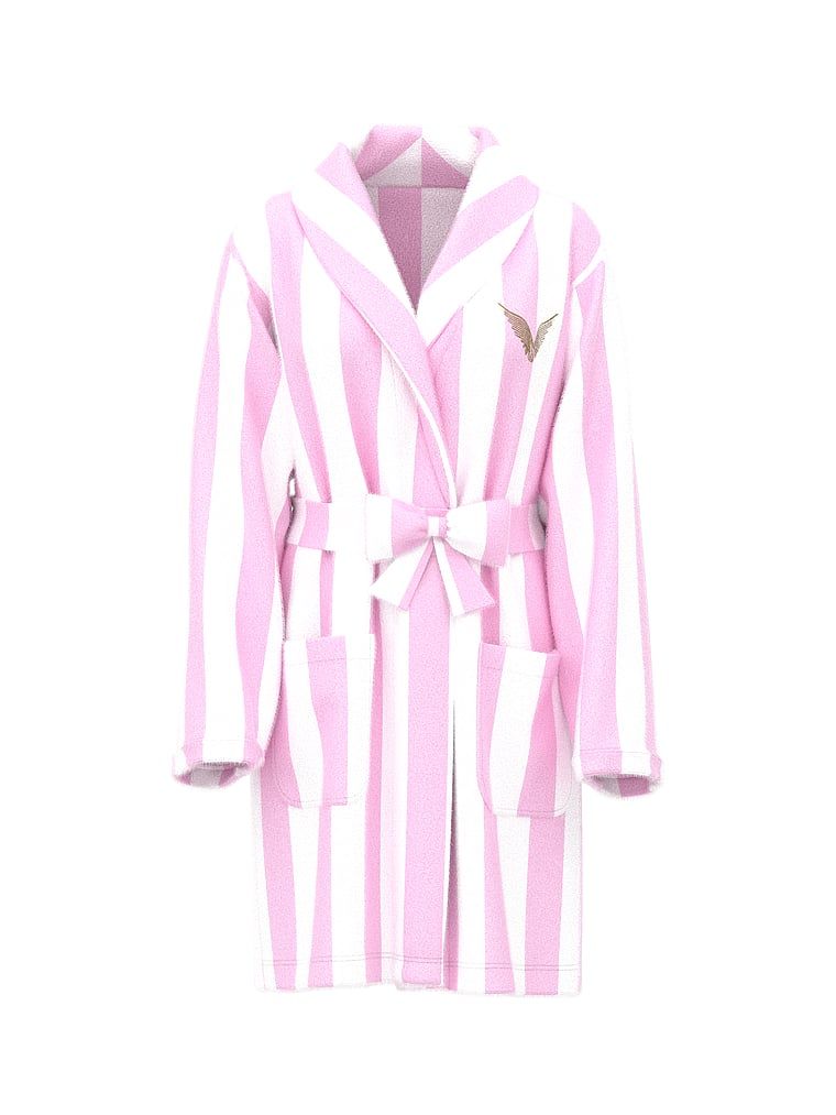 Krótki ciepły szlafrok. Produkt jest wzorzysty i pochodzi z kolekcji Victoria's Secret. 