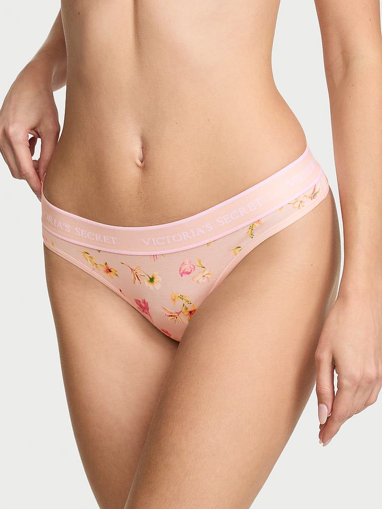 Stringi bawełniane z logo w talii. Produkt ma kolor kwiatowy i pochodzi z kolekcji Cotton. 