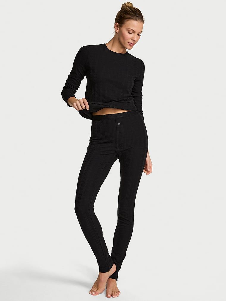 Piżama bawełniana z długimi rękawami i legginsami Heart Pointelle. Produkt ma kolor czarny i pochodzi z kolekcji Victoria's Secret. 