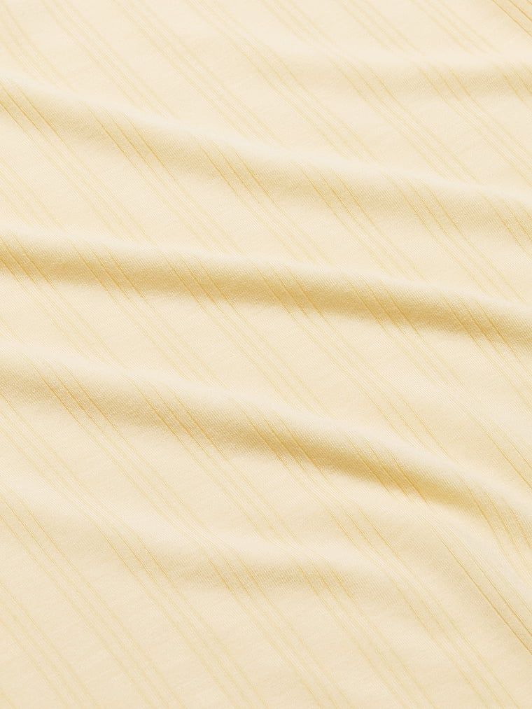 T-shirt z modalu do spania SoSoft Ultra-Fine. Produkt ma kolor żółty i pochodzi z kolekcji Victoria's Secret. 