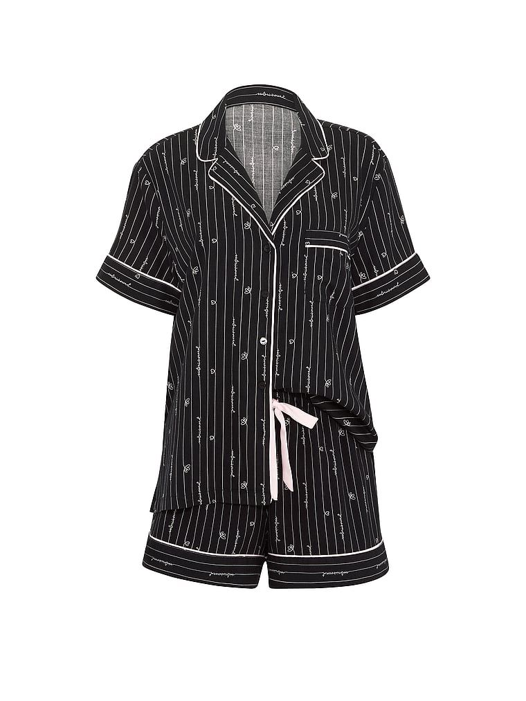 Flanelowa piżama z szortami. Produkt ma kolor wzorzysty i pochodzi z kolekcji Victoria's Secret. 