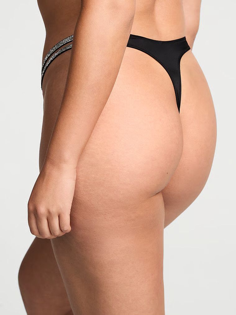 Stringi Double Shine Strap. Produkt ma kolor czarny i pochodzi z kolekcji Very Sexy. 