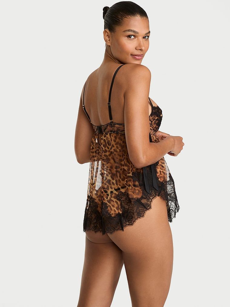 Halka i stringi Wicked Sheer. Produkt ma kolor wzorzysty i pochodzi z kolekcji Very Sexy. 