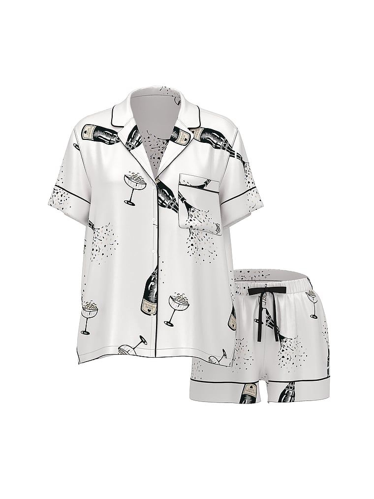 Piżama satynowa błyszcząca z szortami Glazed Satin. Produkt jest wzorzysty i pochodzi z kolekcji Victoria's Secret. 