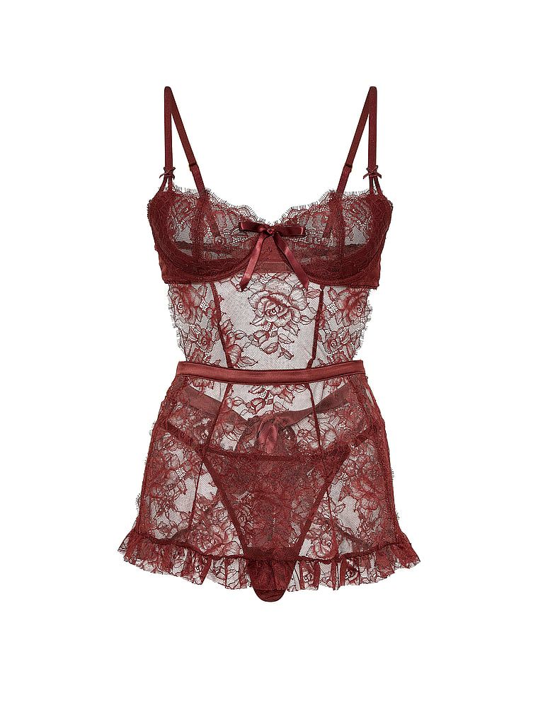 Fartuszek i stringi Wicked Rose Lace. Produkt ma kolor czerwony i pochodzi z kolekcji Very Sexy. 
