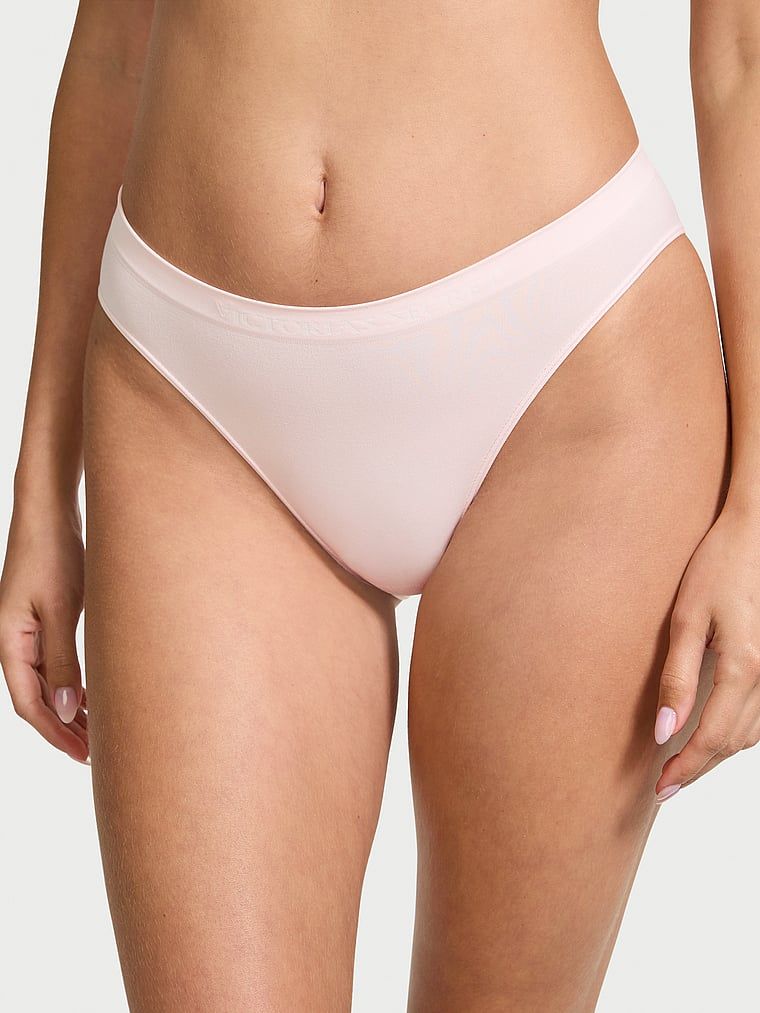 Majtki bezszwowe Seamless Bikini. Produkt ma kolor różowy i pochodzi z kolekcji Seamless. 