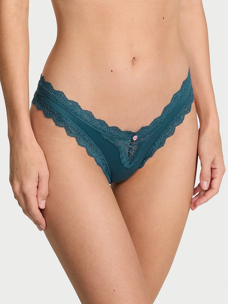 Majtki brazyliany z koronką Lace Trim Brazilian. Produkt ma kolor niebieski i pochodzi z kolekcji Dream Angels. 