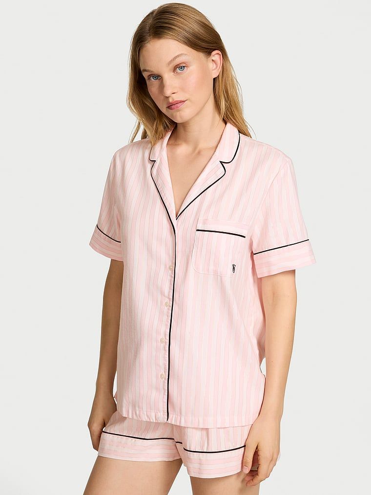Flanelowa piżama z szortami. Produkt jest wzorzysty i pochodzi z kolekcji Victoria's Secret. 