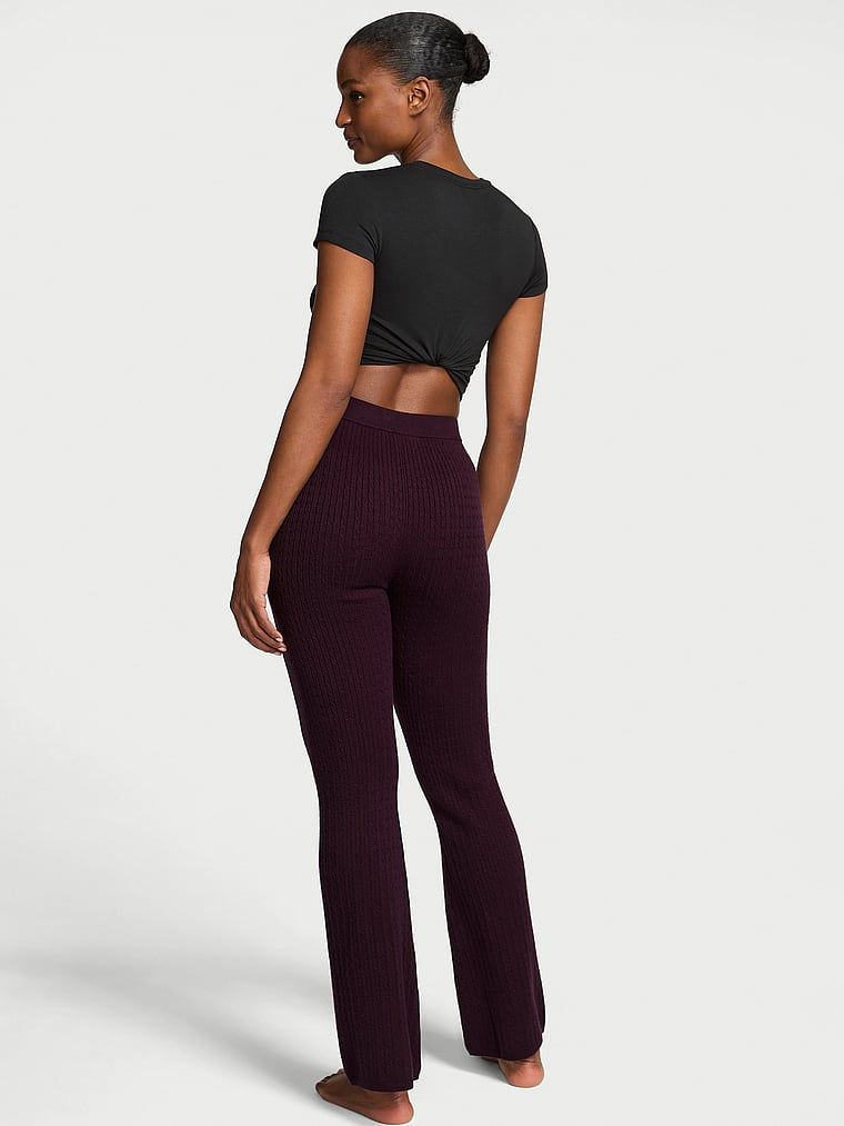 Spodnie z dzianiny Luxe Cable-Knit. Produkt ma kolor purpurowy i pochodzi z kolekcji Victoria's Secret. 