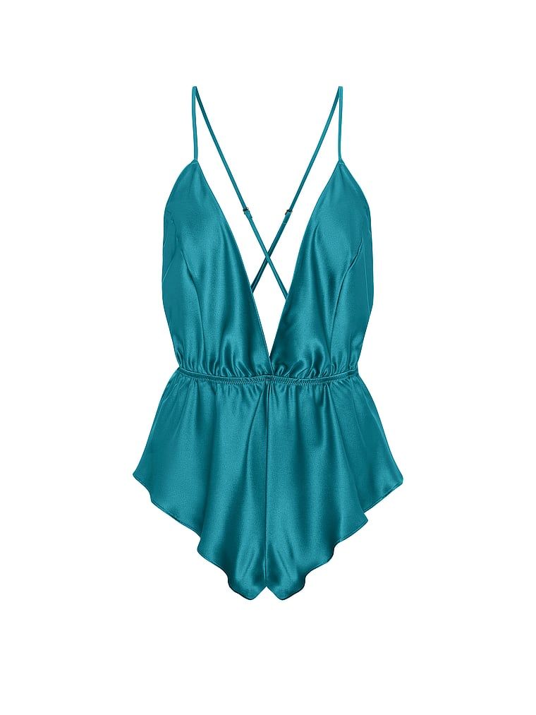 Kombinezon satynowy do spania Flutter Romper. Produkt ma kolor niebieski i pochodzi z kolekcji Victoria's Secret. 