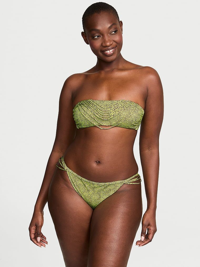 Dół od bikini VS Archives Strappy Hardware Bikini. Produkt jest wzorzysty i pochodzi z kolekcji Victoria's Secret Swim. 