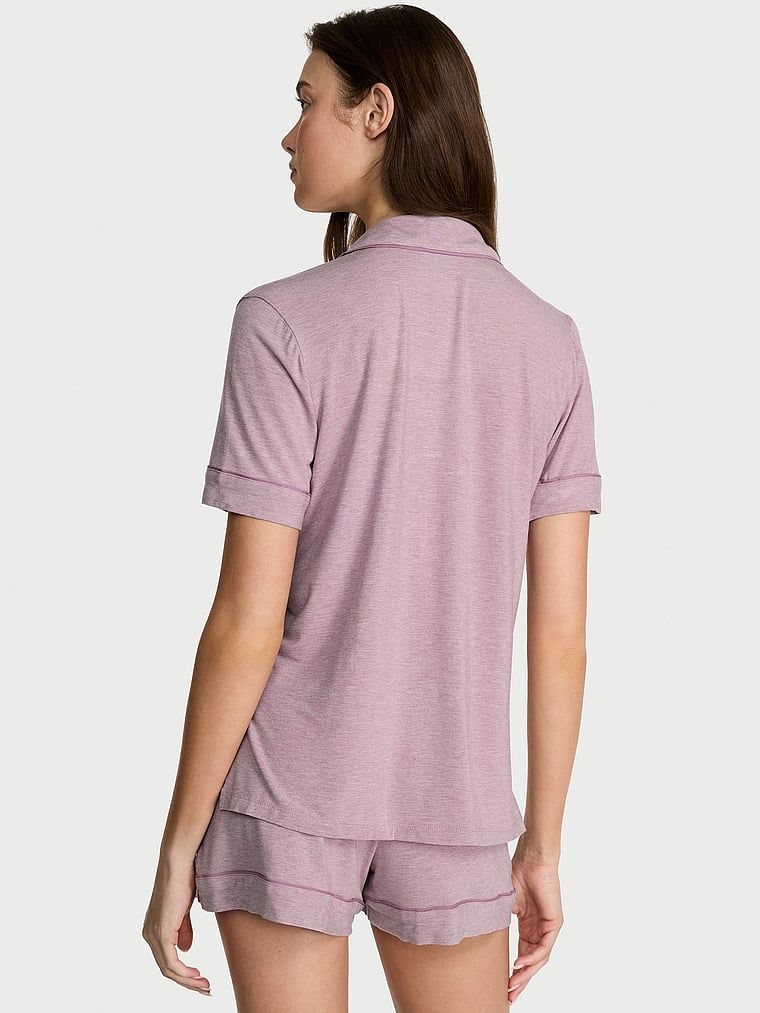 Piżama z modalu z szortami SoSoft. Produkt ma kolor fioletowy i pochodzi z kolekcji Victoria's Secret. 