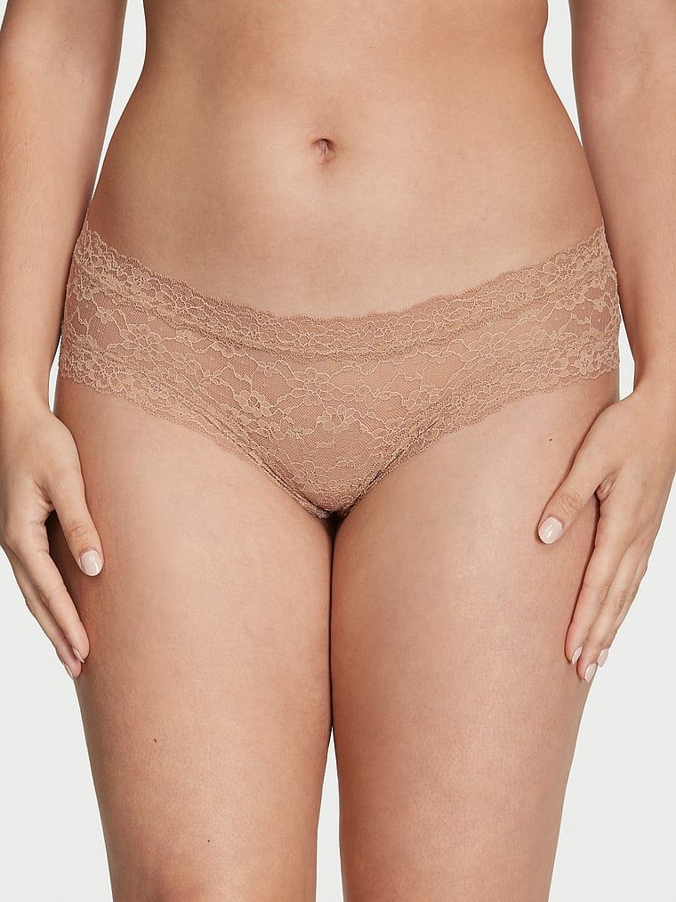 Majtki z koronką Lace Cheeky. Produkt ma kolor beżowy i pochodzi z kolekcji Lacie. 