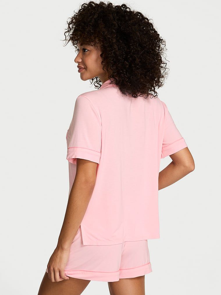 Piżama z modalu z szortami Bow. Produkt ma kolor różowy i pochodzi z kolekcji Victoria's Secret. 