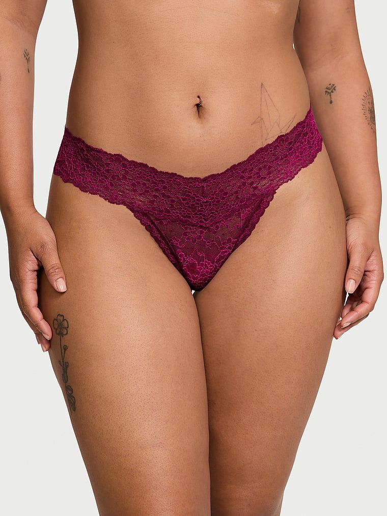 Stringi z koronką Lace. Produkt ma kolor czerwony i pochodzi z kolekcji Lacie. 