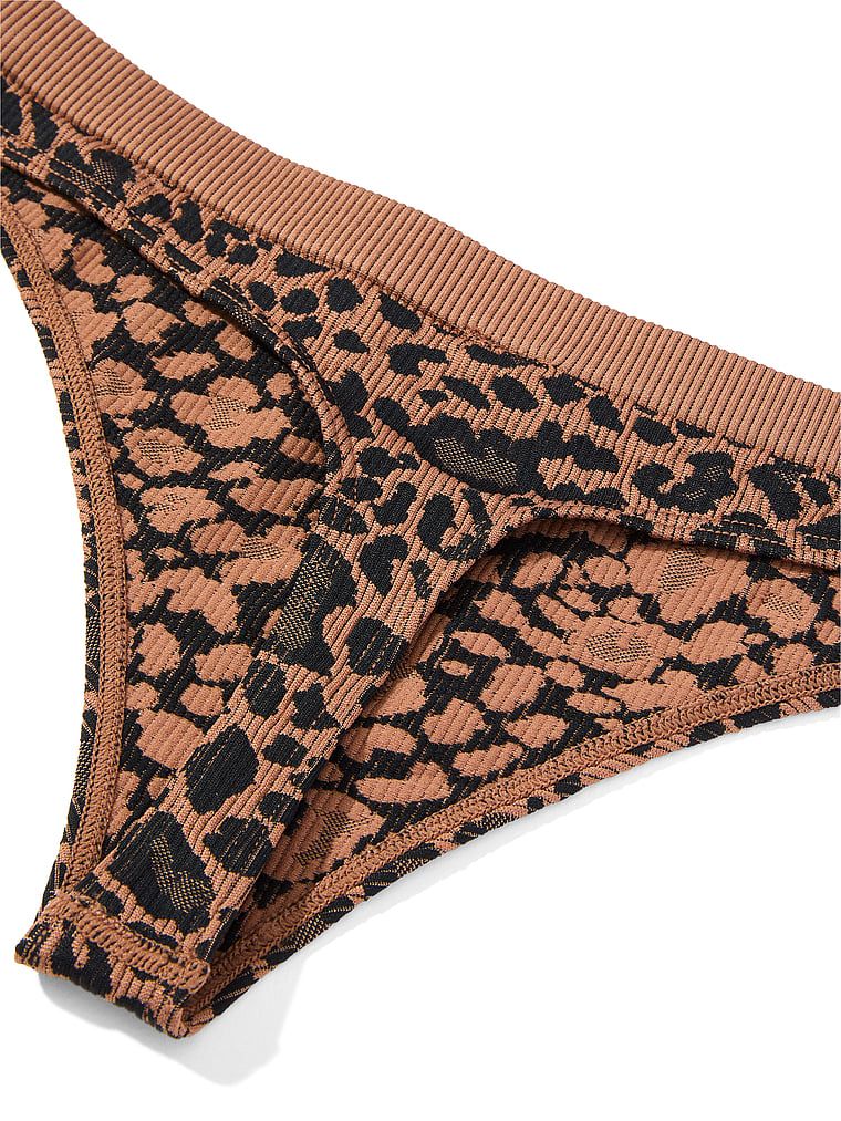 Majtki prążkowane Seamless Leopard Rib Bikini. Produkt ma kolor wzorzysty i pochodzi z kolekcji Seamless. 