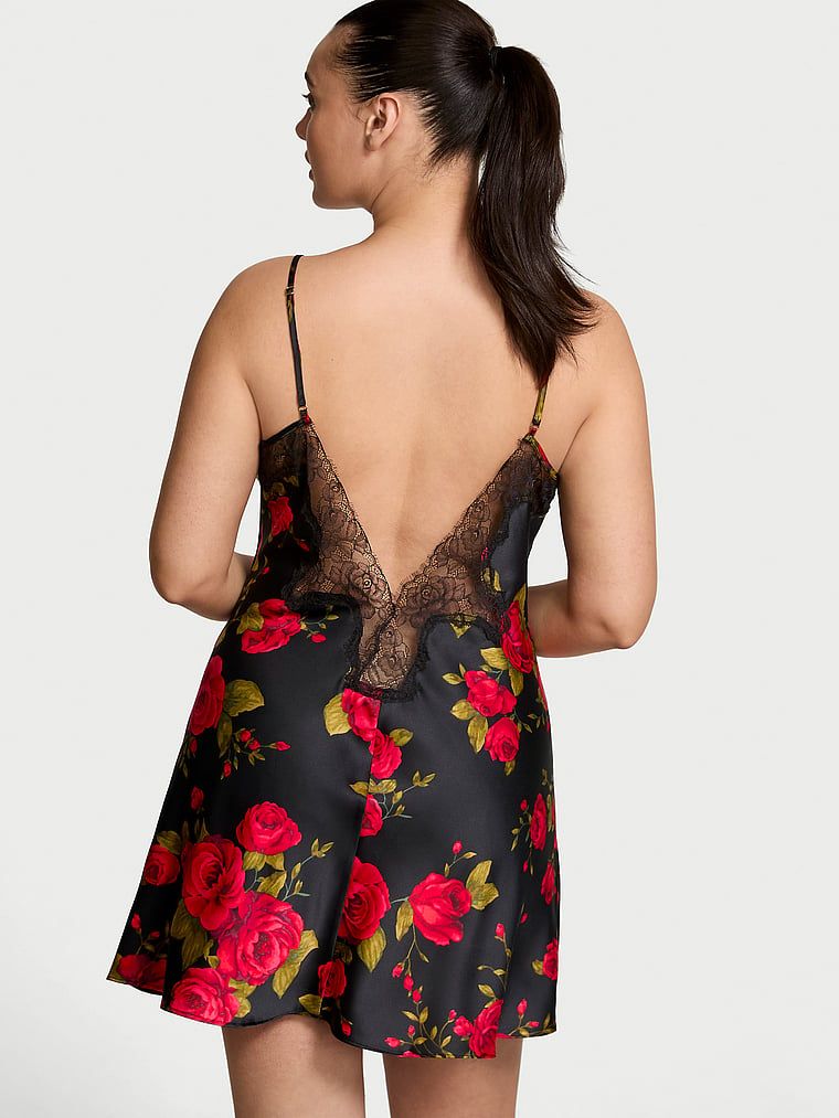 Koszulka nocna satynowa Satin and Rose Slip. Produkt ma kolor kwiatowy i pochodzi z kolekcji Victoria's Secret. 