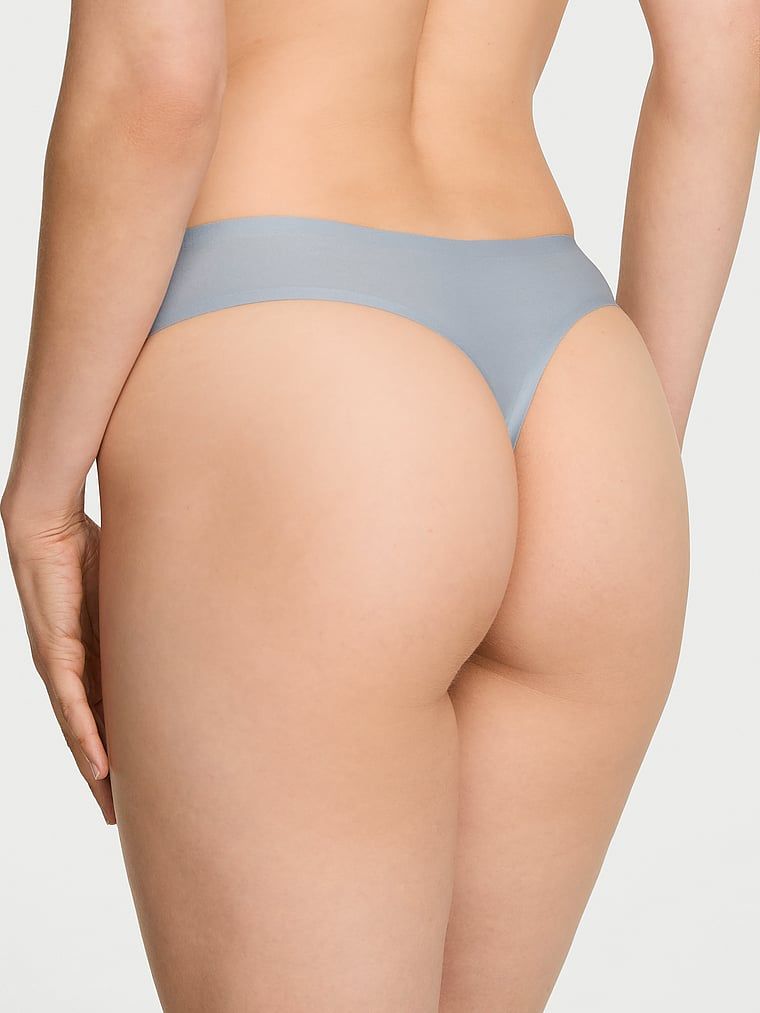 Stringi z mikrofibry Flex. Produkt ma kolor szary i pochodzi z kolekcji Body by Victoria. 