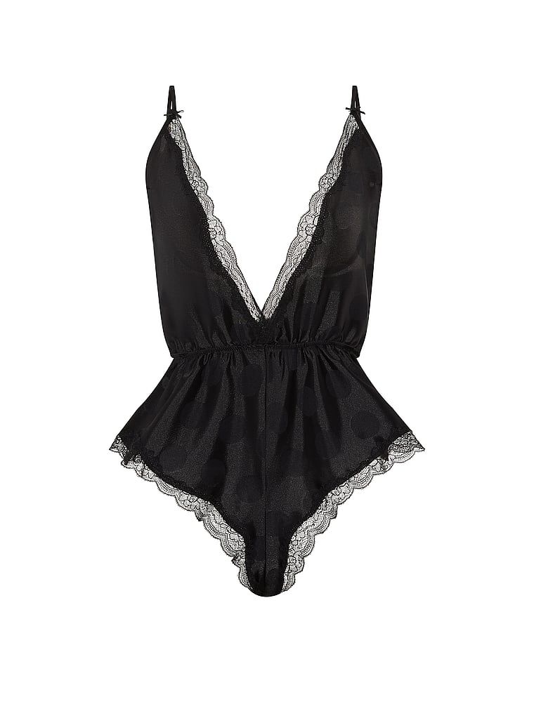 Kombinezon satynowy do spania Tease Dot. Produkt ma kolor czarny i pochodzi z kolekcji Victoria's Secret. 