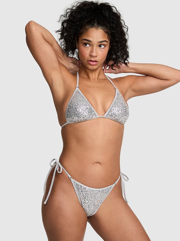 Trójkątny top bikini wiązany na sznurkach
