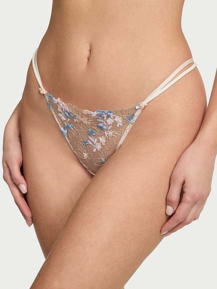 Majtki brazyliany Wildflower Brazilian. Produkt jest wzorzysty i pochodzi z kolekcji Dream Angels. 