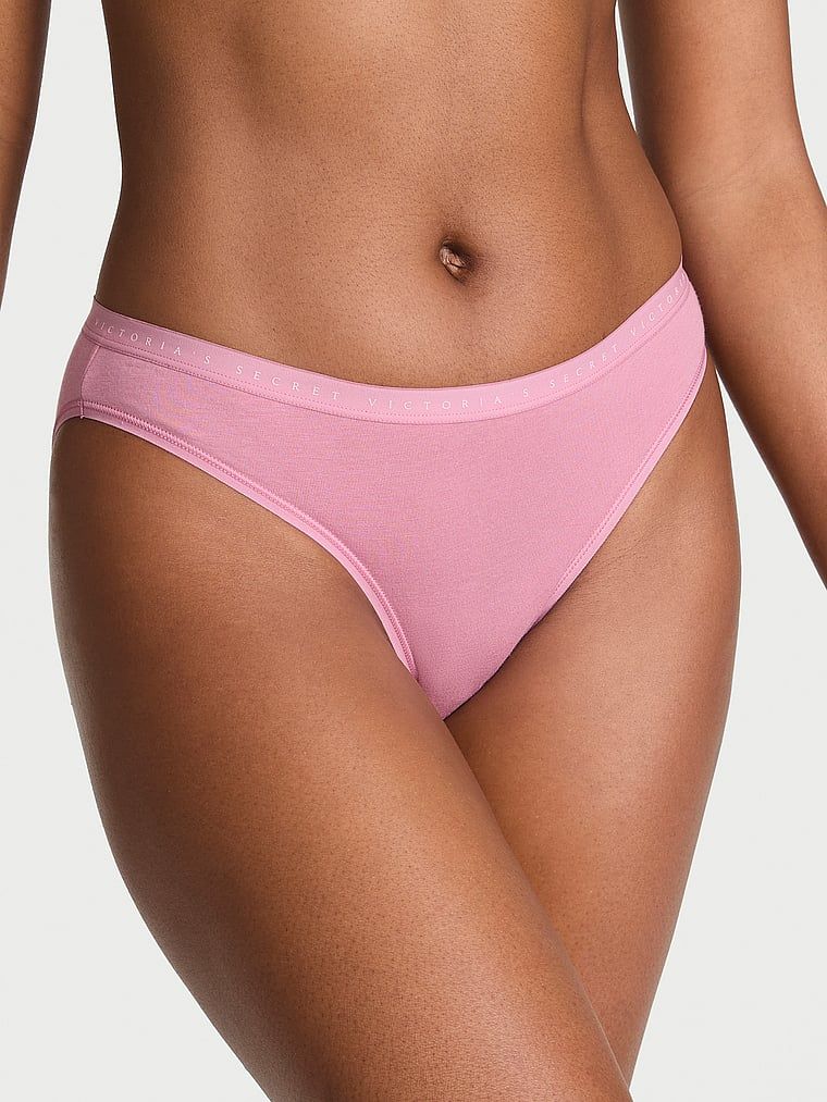 Majtki bawełniane Bikini. Produkt ma kolor różowy i pochodzi z kolekcji Victoria's Secret. 