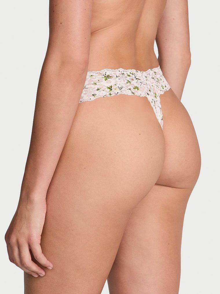 Stringi koronkowe Lace. Produkt jest wzorzysty i pochodzi z kolekcji Lacie. 