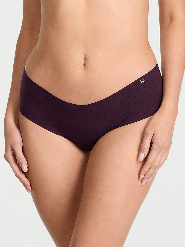Majtki bezszwowe No-Show Cheeky. Produkt ma kolor purpurowy i pochodzi z kolekcji No-Show. 