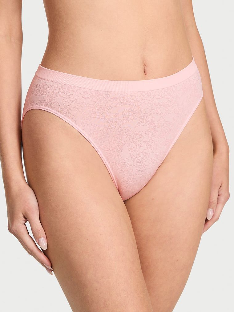 Majtki figi z wysoko wyciętymi nogawkami Seamless. Produkt ma kolor kwiatowy i pochodzi z kolekcji Seamless. 