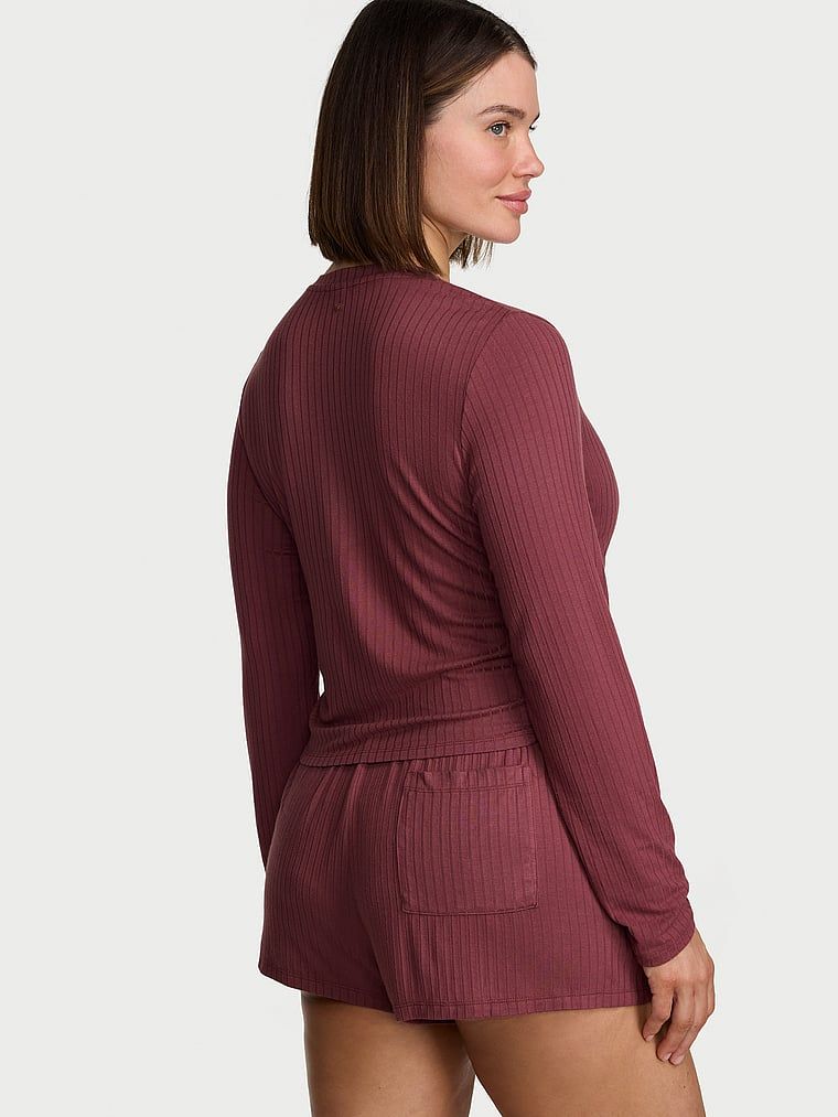 Zestaw z modalu - bluzka i szorty Lounge. Produkt ma kolor różowy i pochodzi z kolekcji Victoria's Secret. 