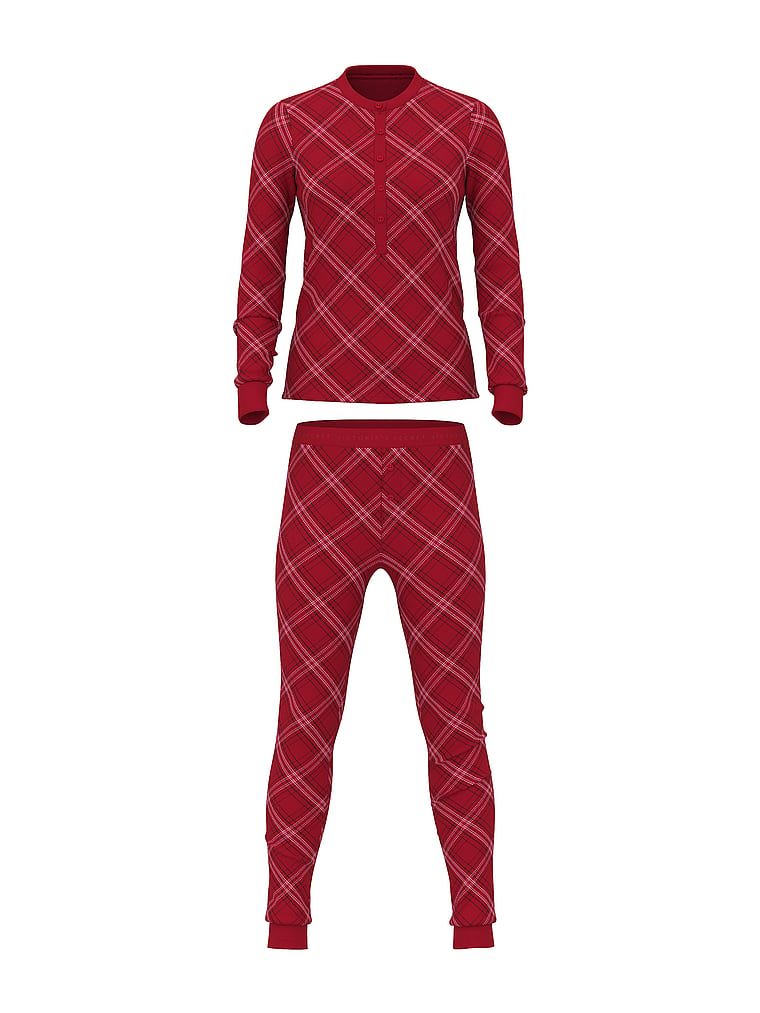 Ciepła piżama z długim rękawem Thermal. Produkt jest wzorzysty i pochodzi z kolekcji Body by Victoria. 