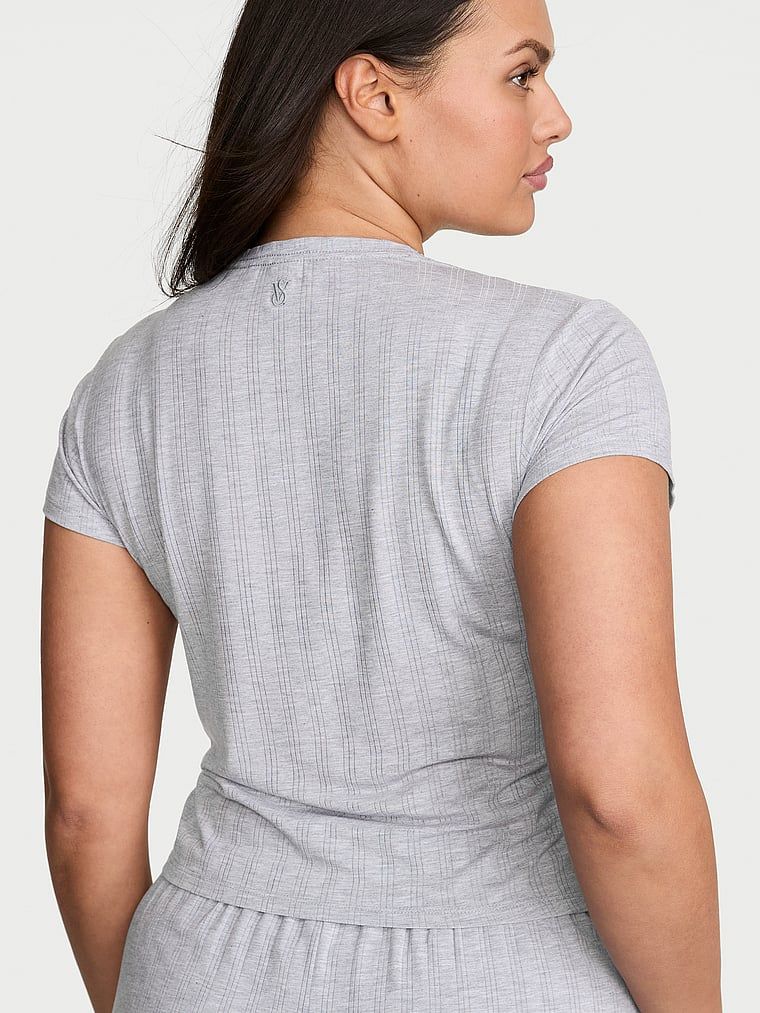 T-shirt z modalu do spania SoSoft Ultra-Fine. Produkt ma kolor szary i pochodzi z kolekcji Victoria's Secret. 